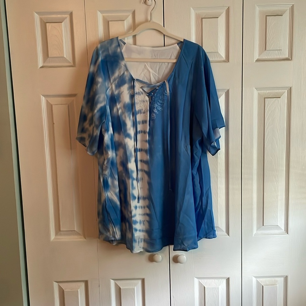 NWOT BloomChic tie dye blouse 22/24